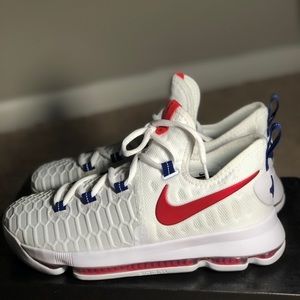 Nike Zoom KD9 (GS) 7Y Brand New